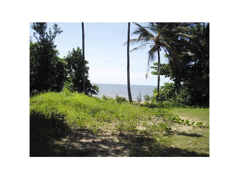 Kurrimine Beach QLD 4871