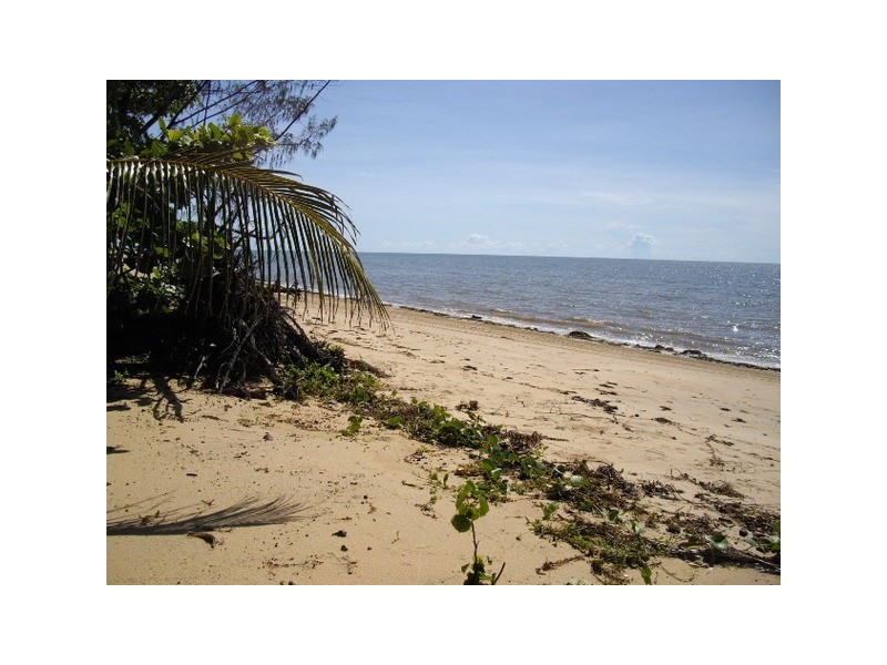 Kurrimine Beach QLD 4871