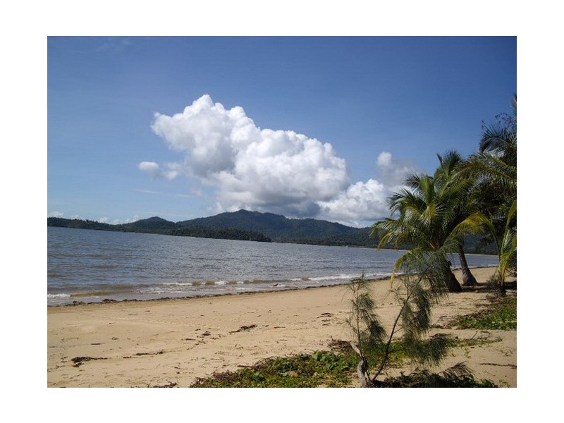 Kurrimine Beach QLD 4871