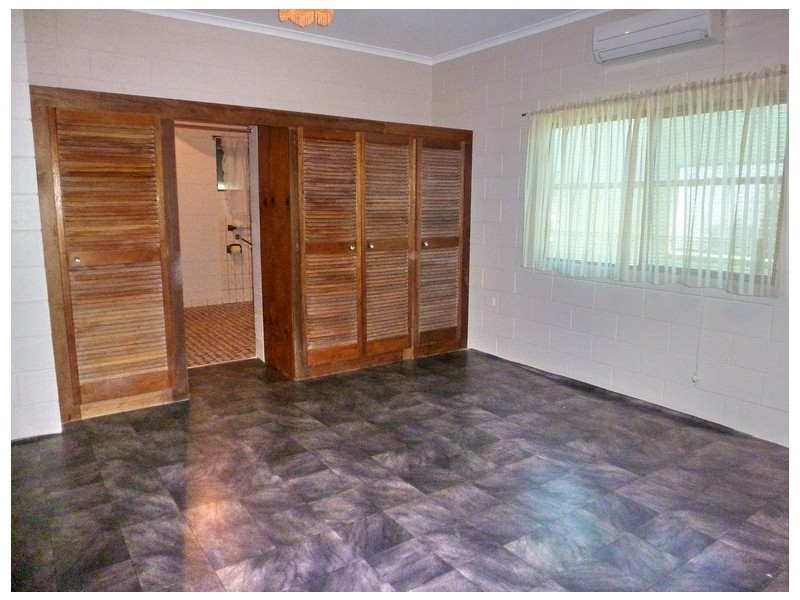 Cowley Beach QLD 4871