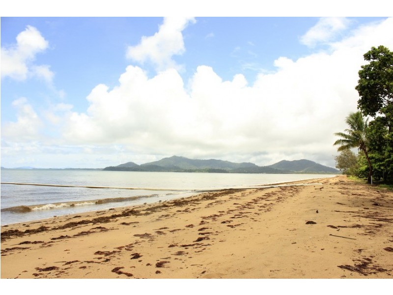 Kurrimine Beach QLD 4871