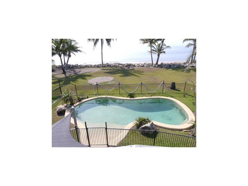 Tully Heads QLD 4854