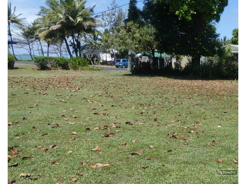 Cowley Beach QLD 4871