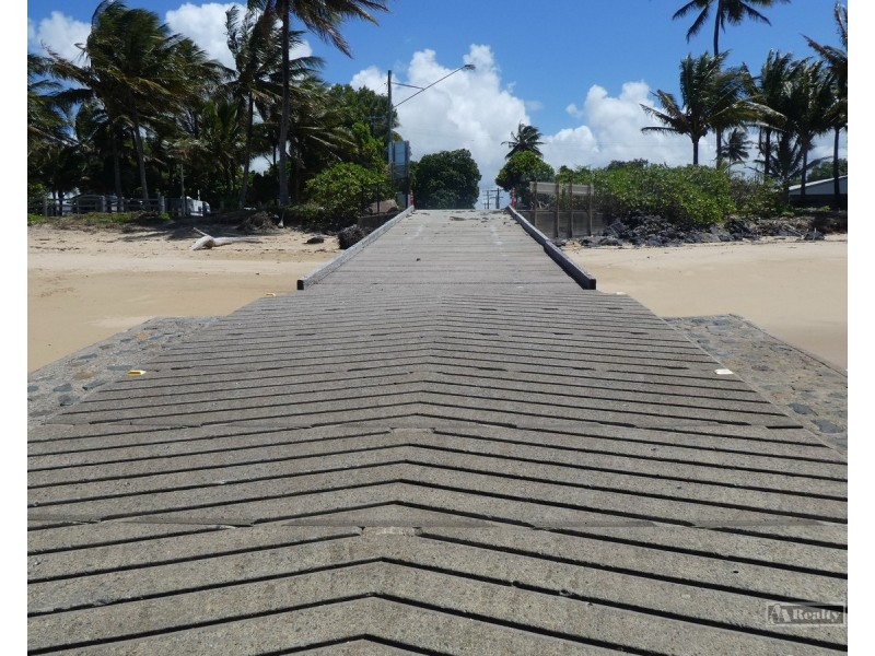 Cowley Beach QLD 4871