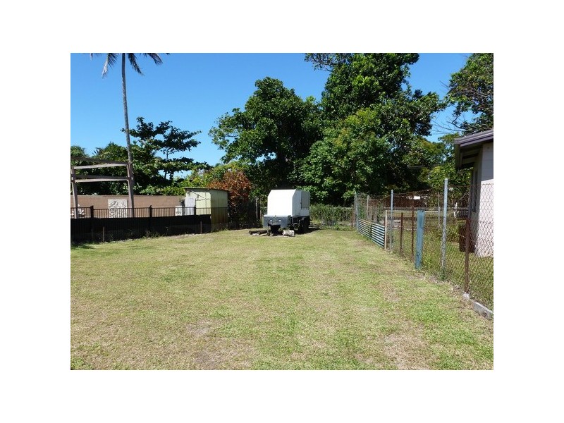 Cowley Beach QLD 4871