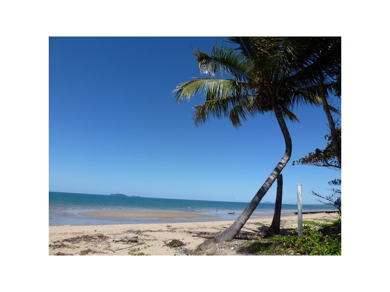 Cowley Beach QLD 4871
