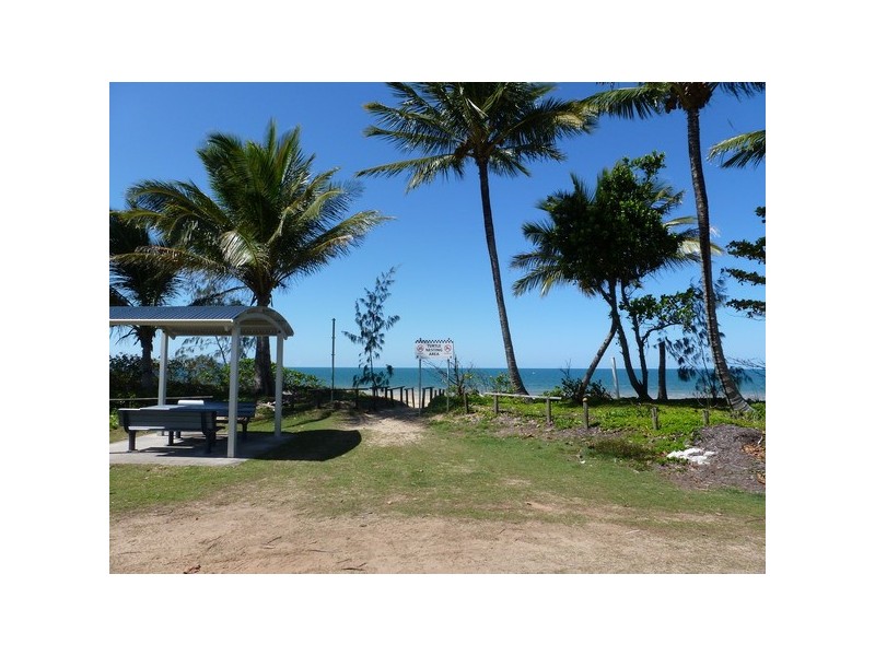 Cowley Beach QLD 4871