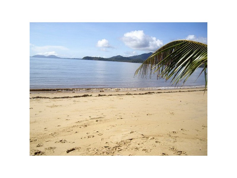 Kurrimine Beach QLD 4871