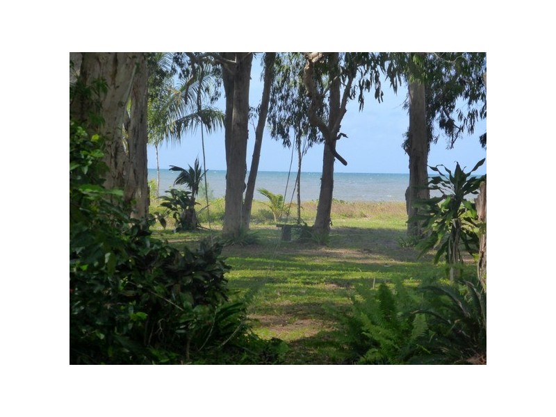 Bramston Beach QLD 4871