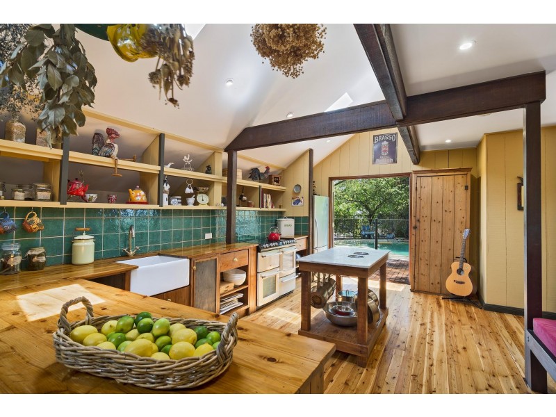 10 Glentrees Avenue, Forestville NSW 2087