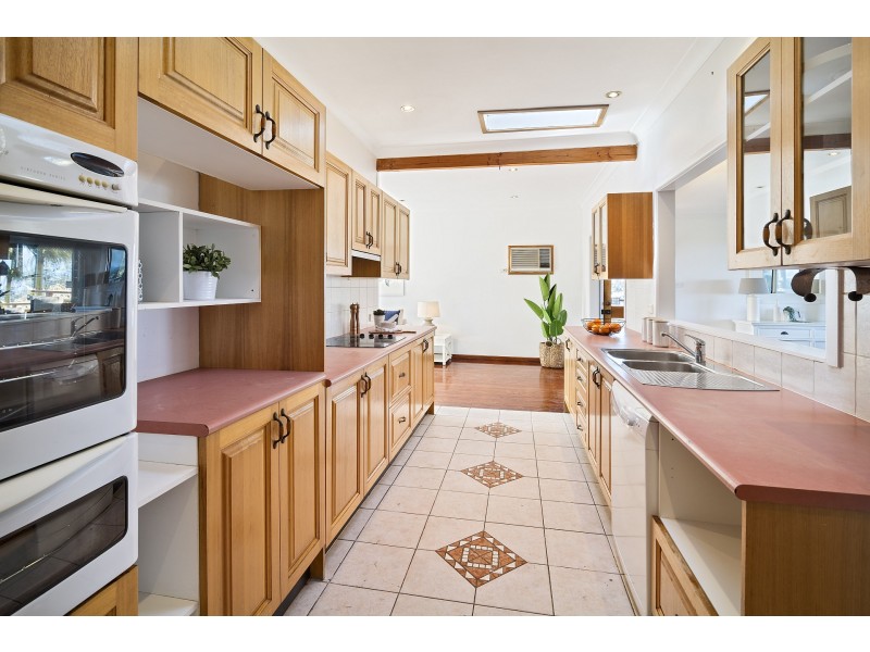 15 Tobruk Avenue, Allambie Heights NSW 2100