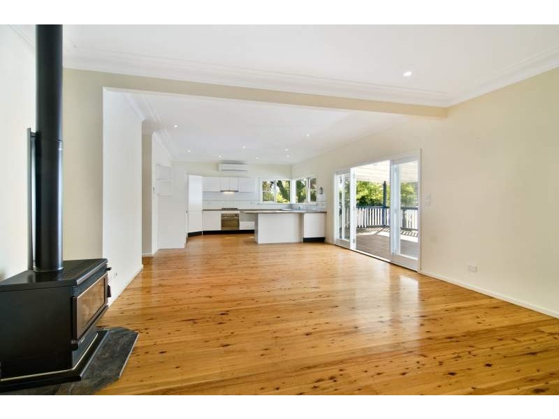 15 Alkoomie Avenue, Forestville NSW 2087