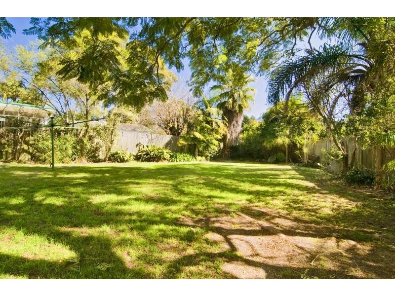 15 Alkoomie Avenue, Forestville NSW 2087