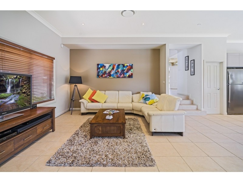 16 Carlow Crescent, Killarney Heights NSW 2087