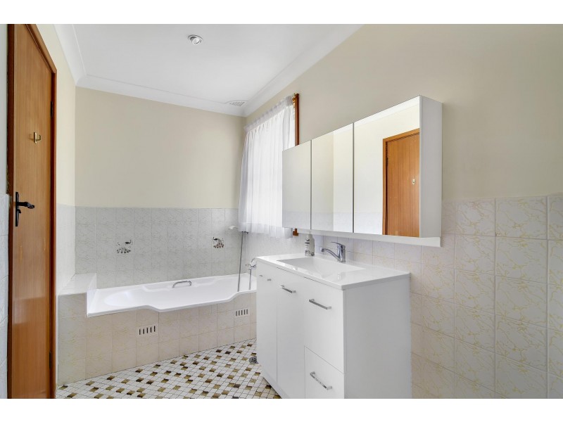 12 Glengariff Avenue, Killarney Heights NSW 2087