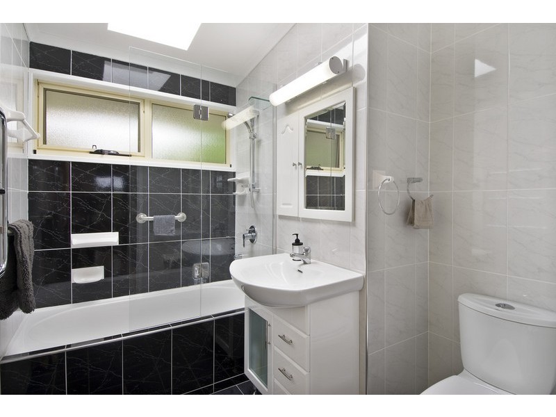 18 Leinster Avenue, Killarney Heights NSW 2087