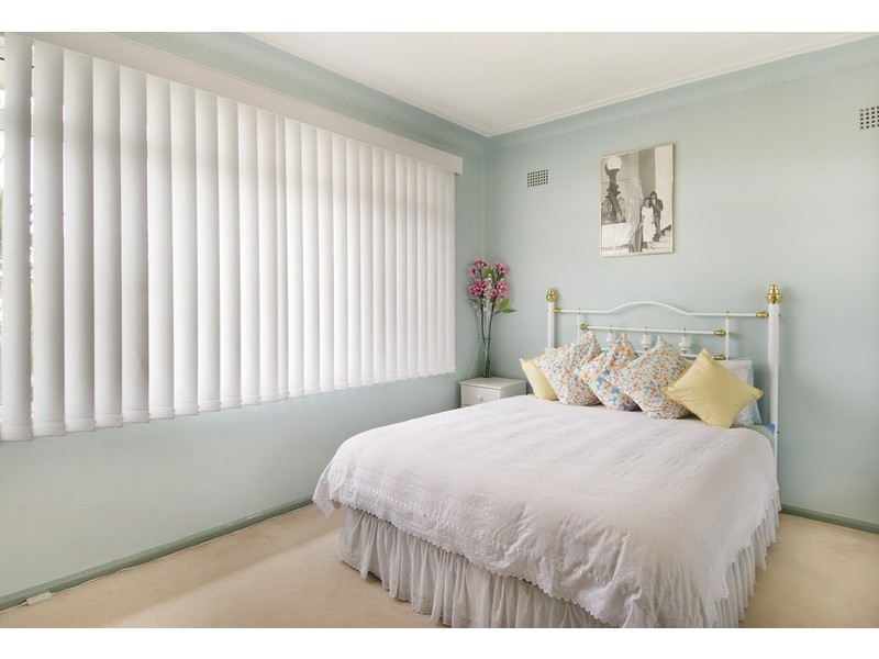 16 Cannons Parade, Forestville NSW 2087