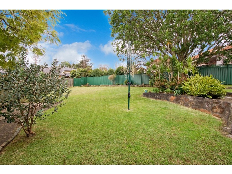 16 Cannons Parade, Forestville NSW 2087