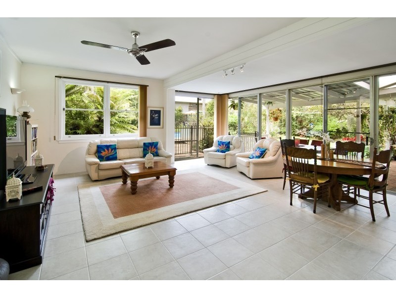 8 Bushland Avenue, Forestville NSW 2087