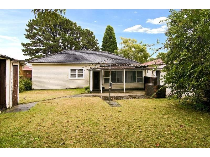 11 Walkom Avenue, Forestville NSW 2087