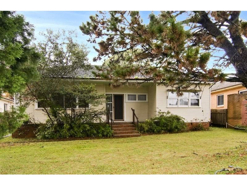11 Walkom Avenue, Forestville NSW 2087