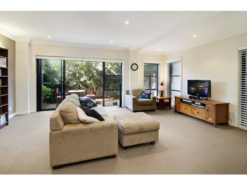 2/691-695 Warringah Road, Forestville NSW 2087