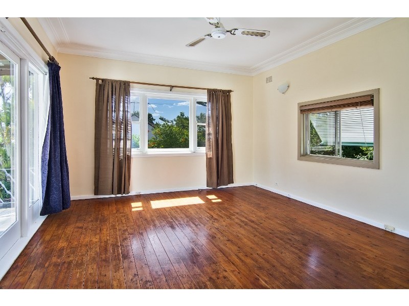 2 Currie Road, Forestville NSW 2087