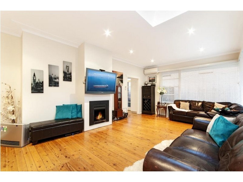 4 Deakin Street, Forestville NSW 2087