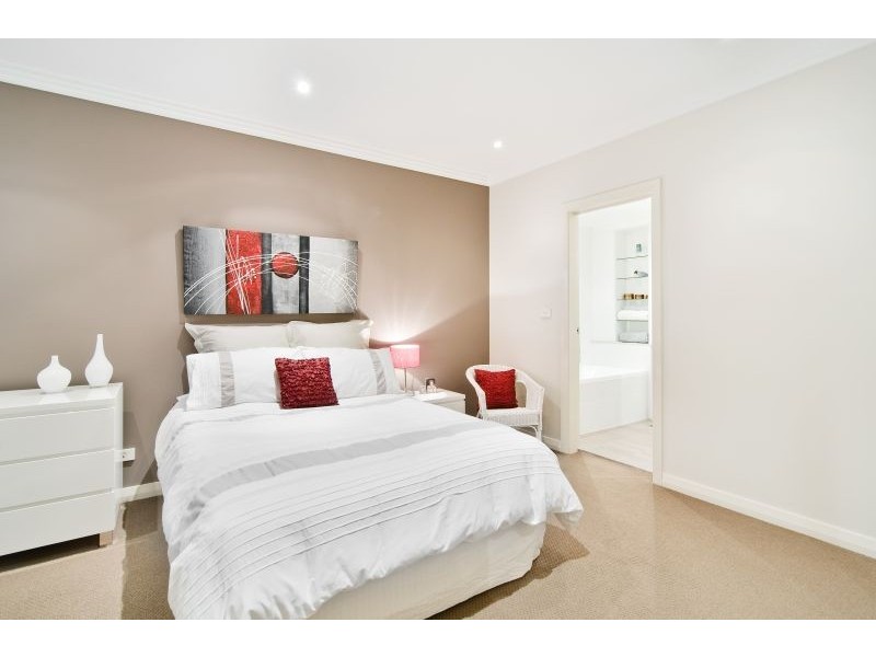 2/691-695 Warringah Road, Forestville NSW 2087