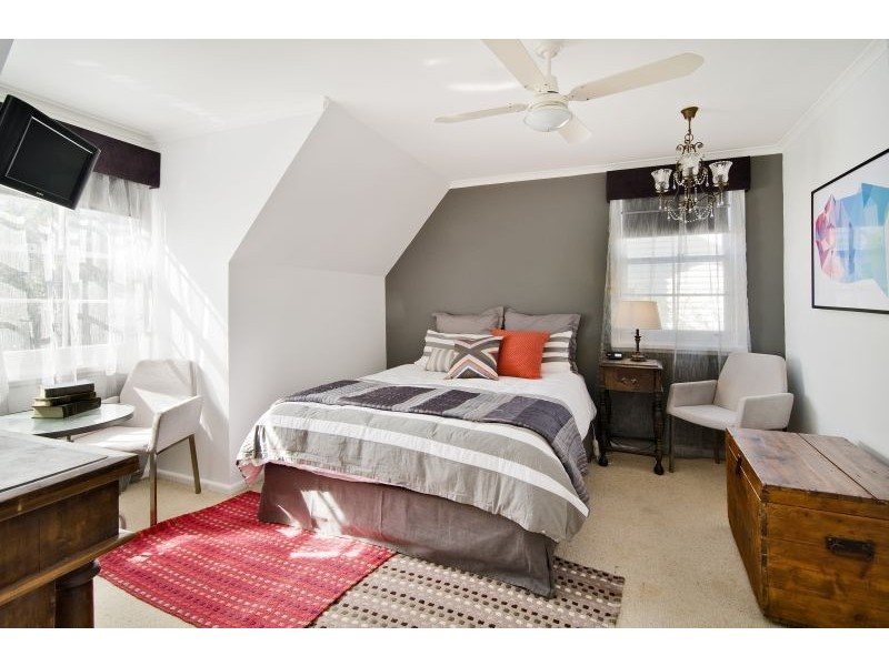 739 Warringah Rd, Forestville NSW 2087