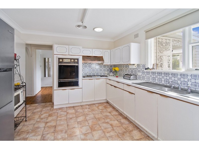 24 Lowanna Street, Belrose NSW 2085