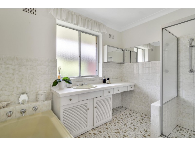 27 Finian Avenue, Killarney Heights NSW 2087