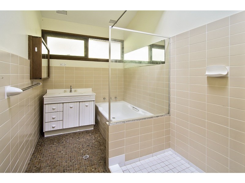 60 Lady Davidson Circuit, Forestville NSW 2087