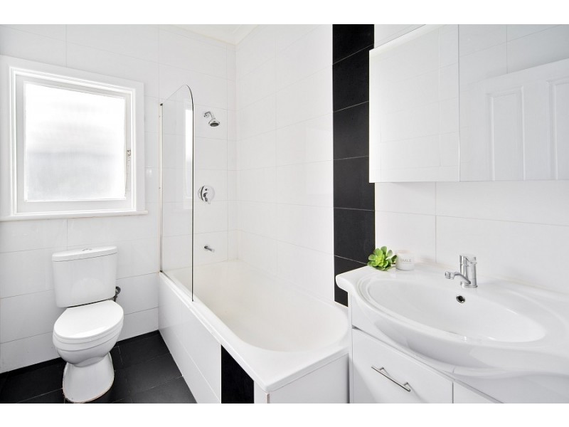 24 Woodlands Road, Forestville NSW 2087