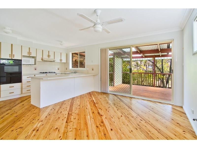 33b Carnarvon Drive, Frenchs Forest NSW 2086