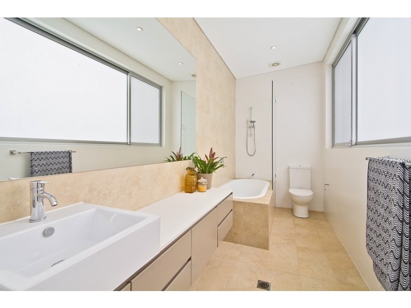 105 Arthur Street, Forestville NSW 2087