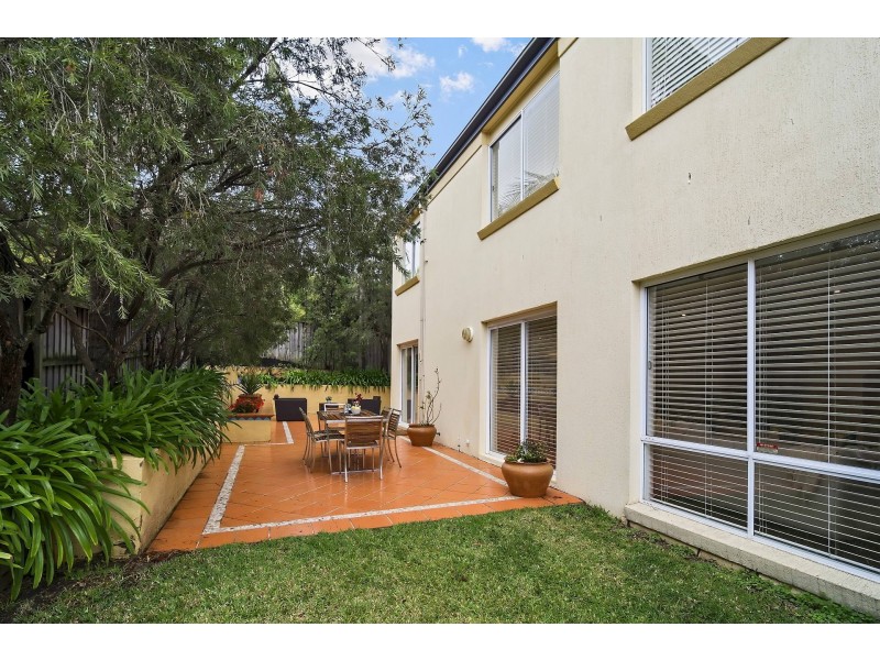 6 Carnarvon Drive, Frenchs Forest NSW 2086