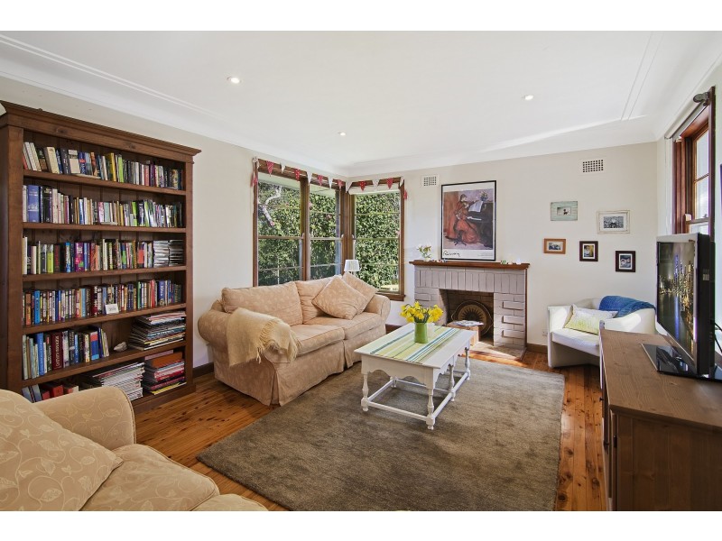 10 Willunga Crescent, Forestville NSW 2087