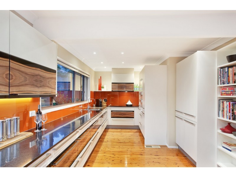 17 Milham Crescent, Forestville NSW 2087