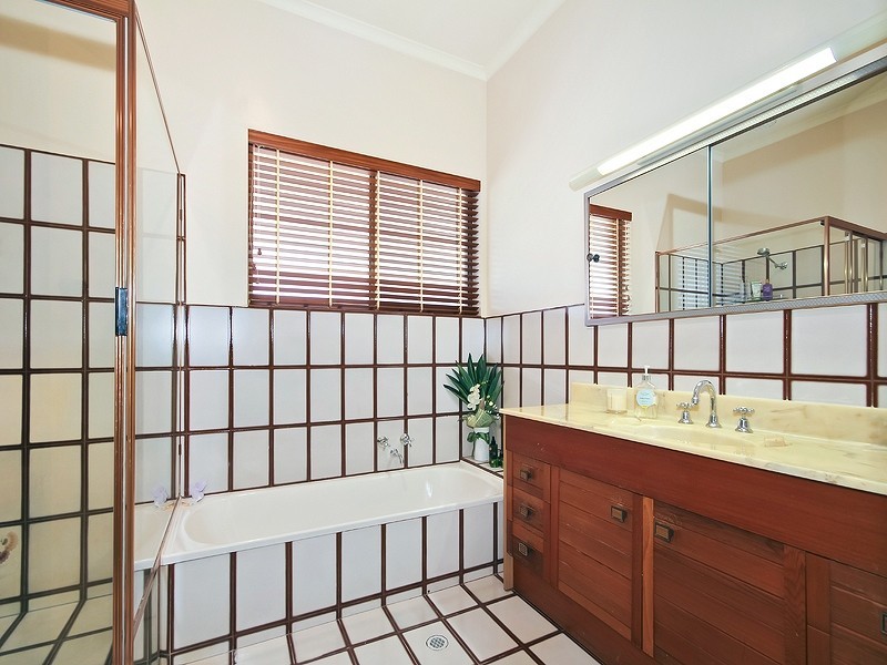 27 Parham Road, Eden Hills SA 5050