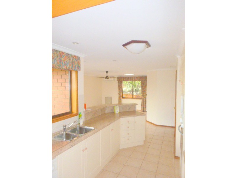 8 Plymouth ave, Coromandel Valley SA 5051