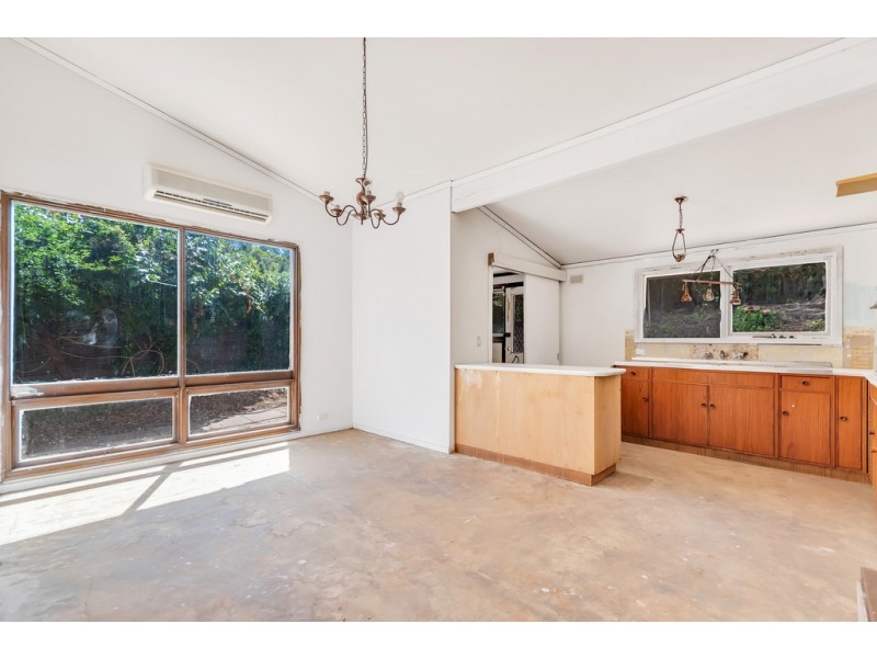 8 Meadowvale Road, Coromandel Valley SA 5051