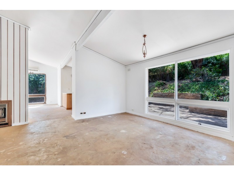 8 Meadowvale Road, Coromandel Valley SA 5051
