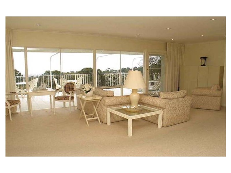 32 Ridgehaven Drive, Bellevue Heights SA 5050