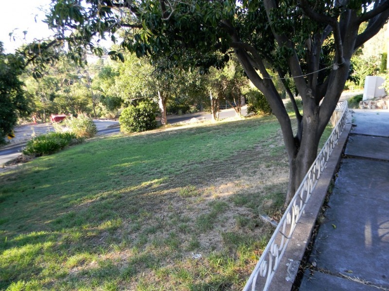 32 Ridgehaven Drive, Bellevue Heights SA 5050