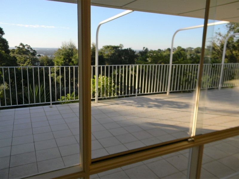 32 Ridgehaven Drive, Bellevue Heights SA 5050