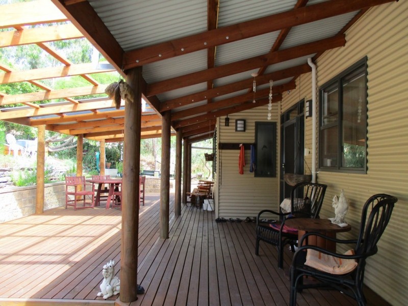 7 Mountain Road, Eden Hills SA 5050