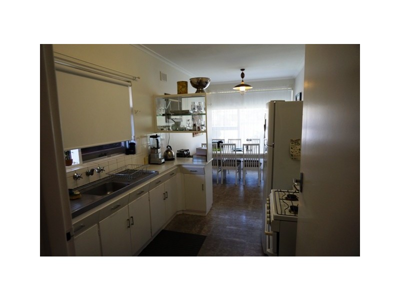 1/9 Broadway, Glenelg SA 5045