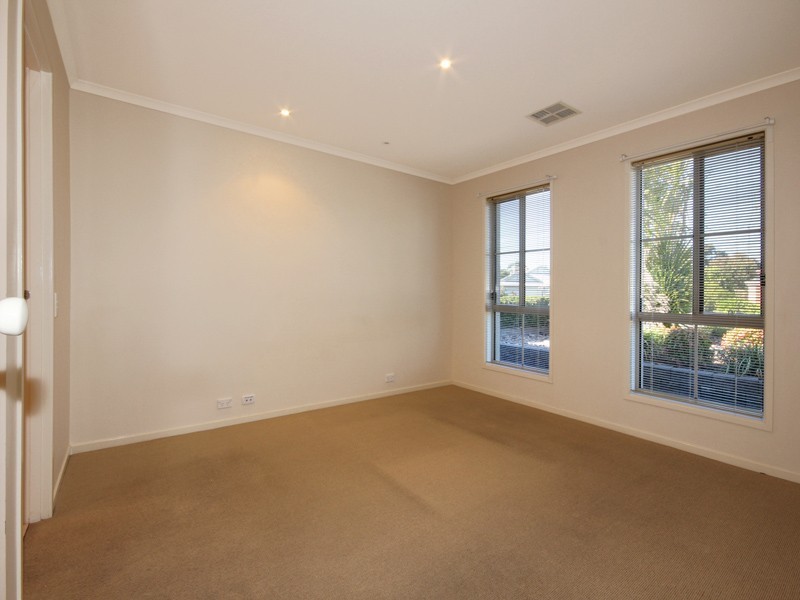 14 Niklaus Court, Flagstaff Hill SA 5159