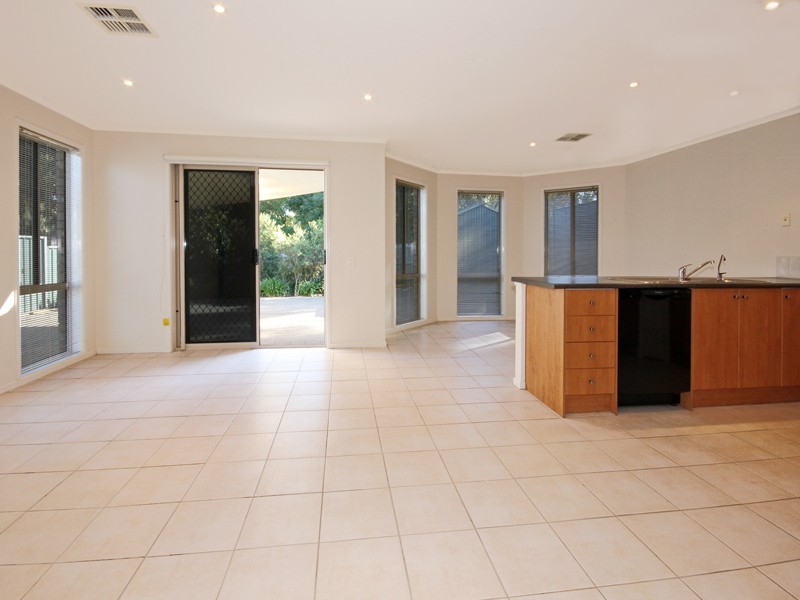 14 Niklaus Court, Flagstaff Hill SA 5159